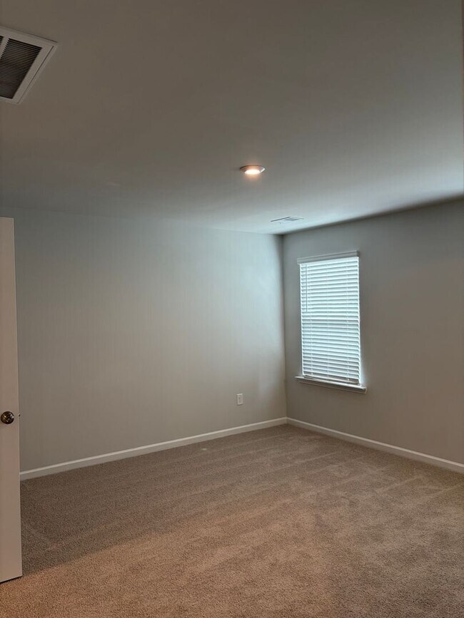 Building Photo - Brand new home in the desirable Mauldin location!! AVALIABLE NOW! OFFERING $500 OFF FIRST FULL MO...