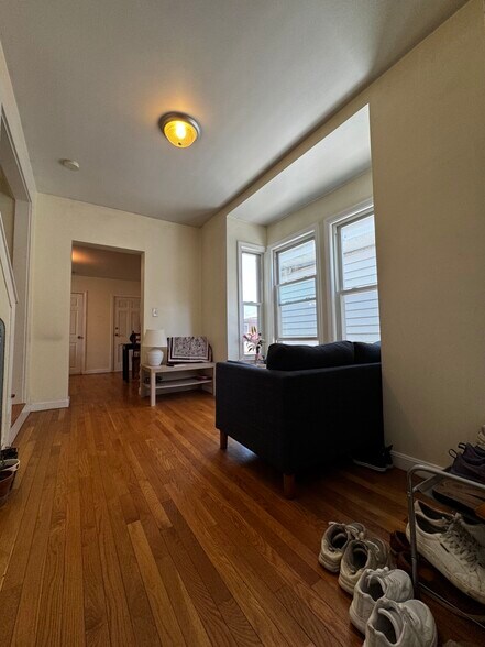 Primary Photo - 380 Prospect St