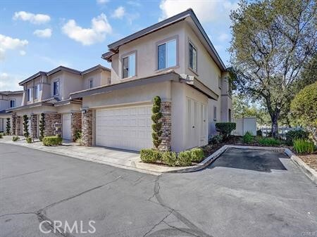 Building Photo - 23 Niblick Ln