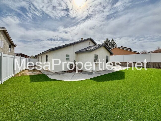 Building Photo - 16486 Salinas St