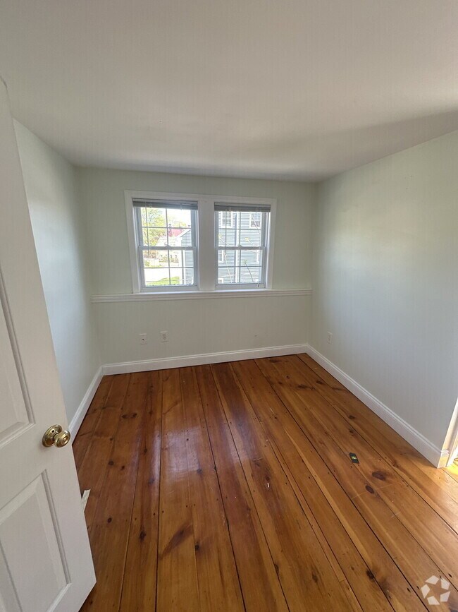 Building Photo - Tour 5/30 2:30 - 3:30. Newly updated Cape ...