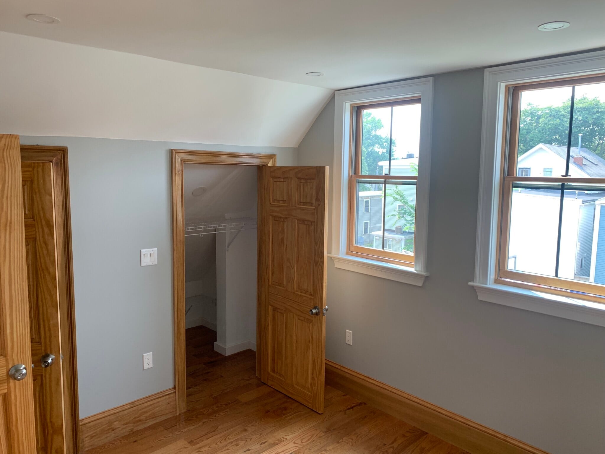 Building Photo - 263 Elm St