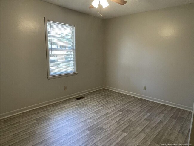 Building Photo - 323 Cadmium Ct