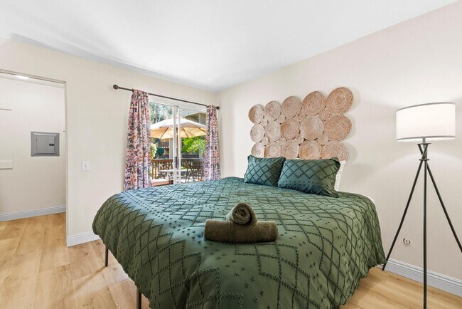 Building Photo - 6202 Friars Rd