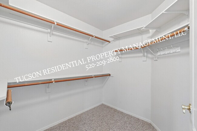 Building Photo - 11399 Silver Pheasant Loop