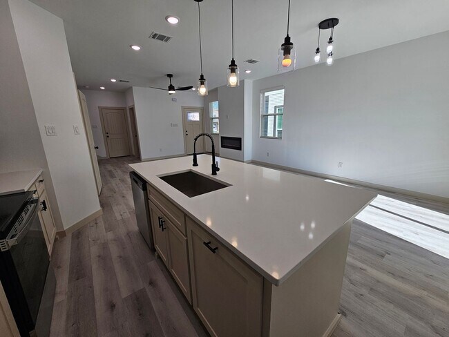 Building Photo - BRAND NEW BUILD!!