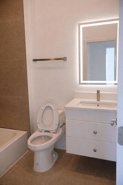 Building Photo - 4939 Call Pl SE