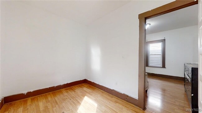 Building Photo - 173 Grote St