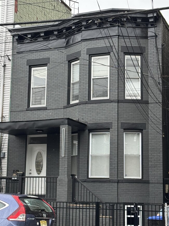 Building Photo - 22 GRACE St