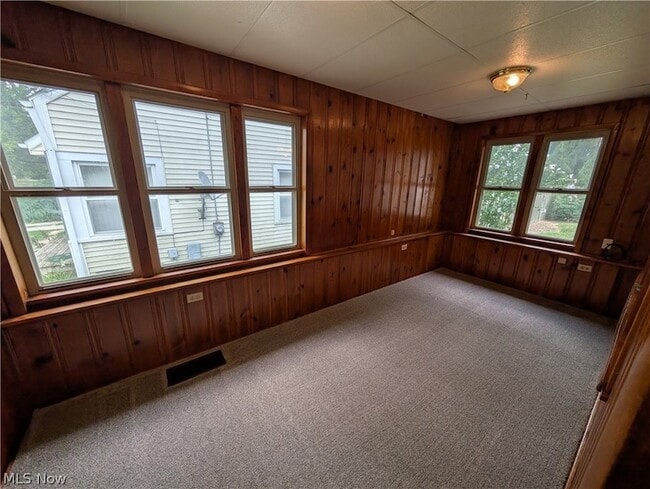 Building Photo - 486 Needham Ave