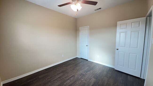Building Photo - 3604 Barnacle Dr