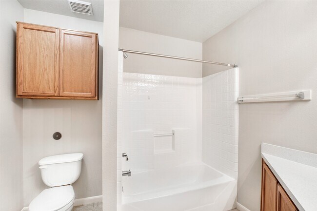 Building Photo - 2822 Foster Hill Dr