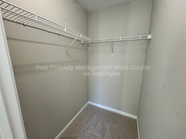 Building Photo - 1413 Crimson Creek Dr