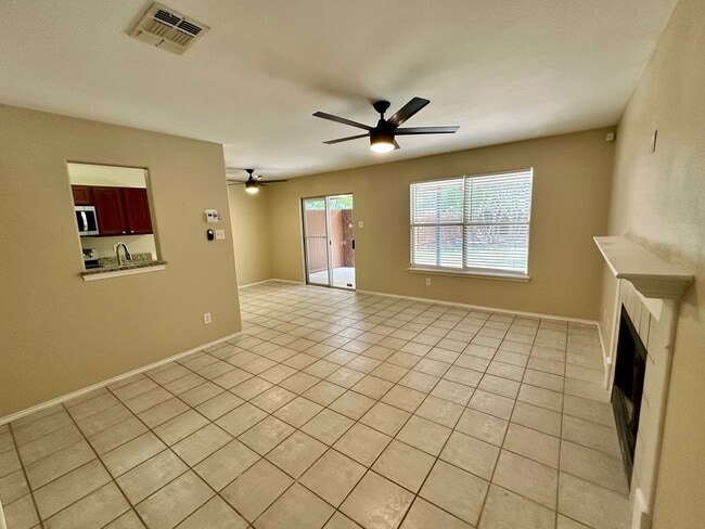 Building Photo - 3 BD/2.5 BATH AVAILABLE FOR IMMEDIATE MOVE...