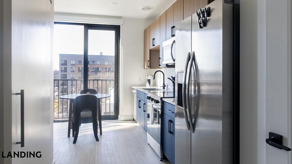 Building Photo - 1007 S Mint St