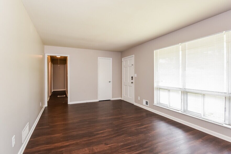 Building Photo - 4212 Plumtree Way