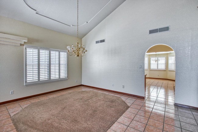 Building Photo - 6912 Crown Ridge Dr