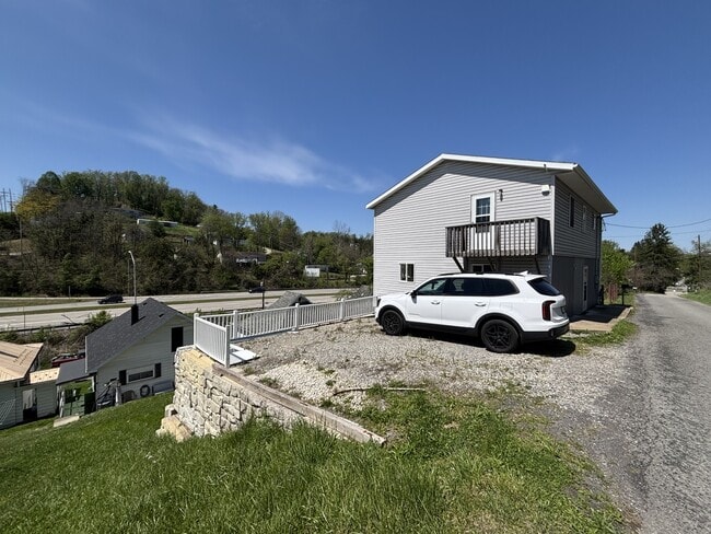 Building Photo - 941 Vista Ln