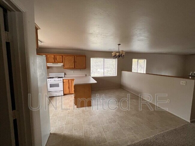 Building Photo - 1518 Shoup St