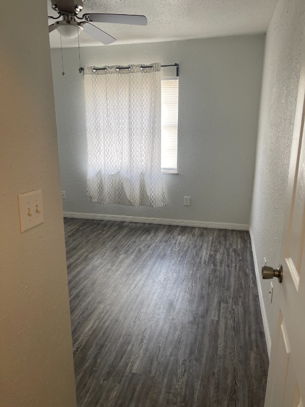 Building Photo - 7210 N Manhattan Ave