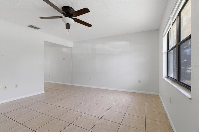 Building Photo - 216 4th Ave SW