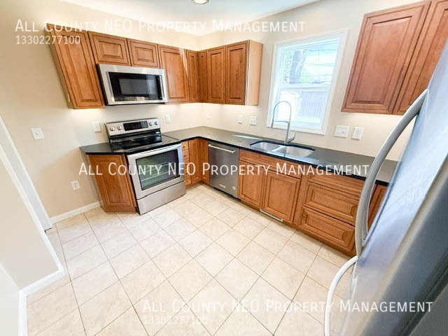 Building Photo - 219 E 330th St