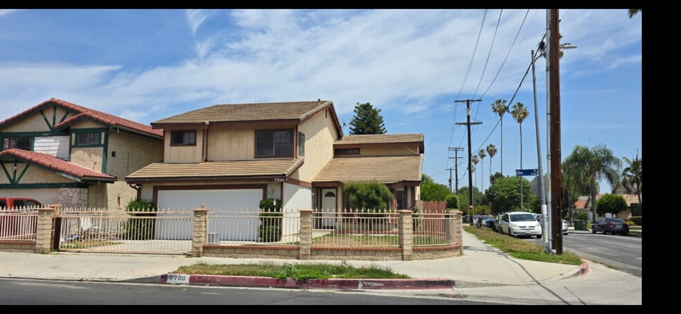 Primary Photo - 7700 Oso Ave