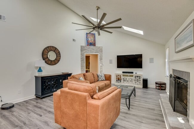 Building Photo - 3247 Summerchase Cir