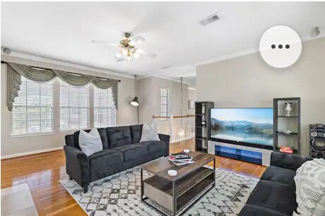 2nd flr living w furniture - 1426 Crocker St