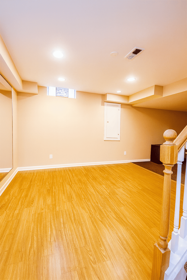 Building Photo - 339 Redrock Ct