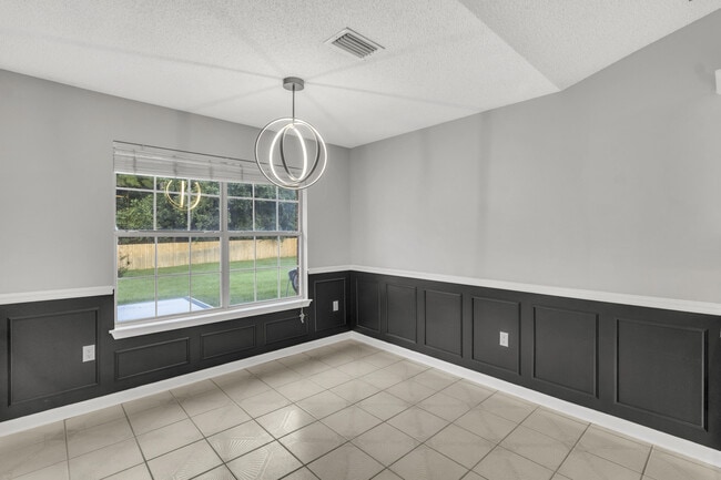 Building Photo - 2500 Bluewater Dr