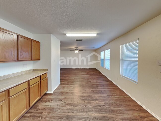 Building Photo - 715 Rodeo Ranch