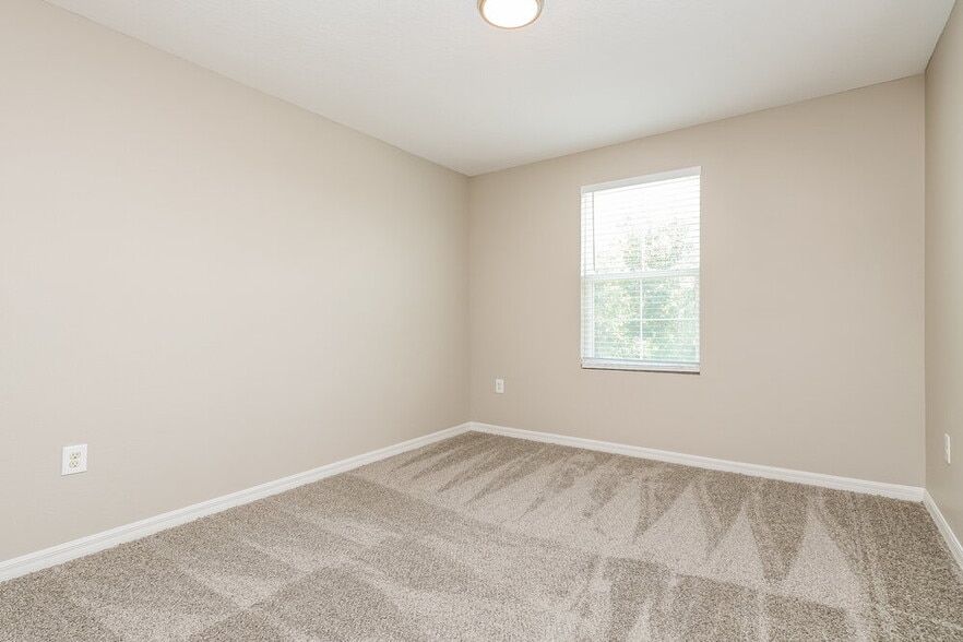 Building Photo - 10430 Whispering Hammock Dr