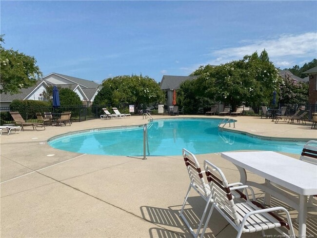 Building Photo - 411 Gallery Dr