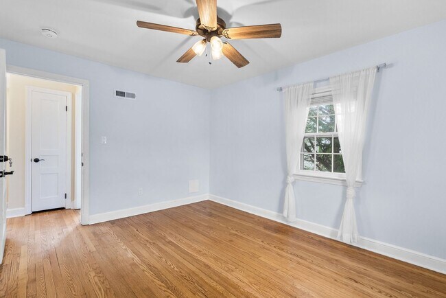 Building Photo - 2200 Windham Ln