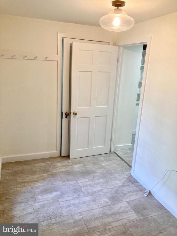 Building Photo - 7807 Spring Ave