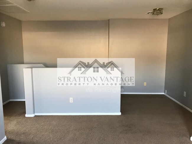 Building Photo - 12525 W Rosewood Ln