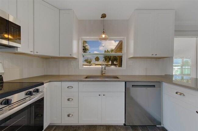 Building Photo - 315 82nd Ave