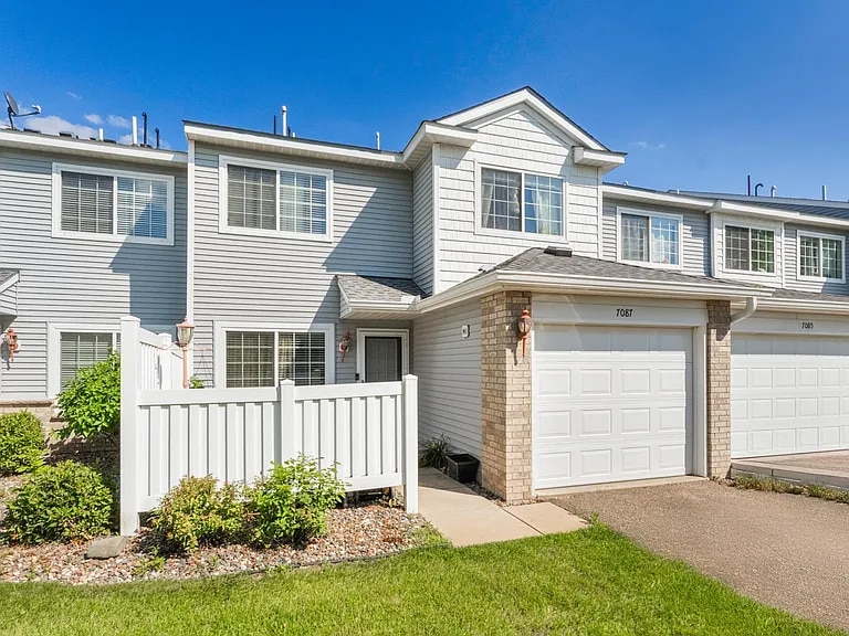 Primary Photo - 7087 139th Ave NW