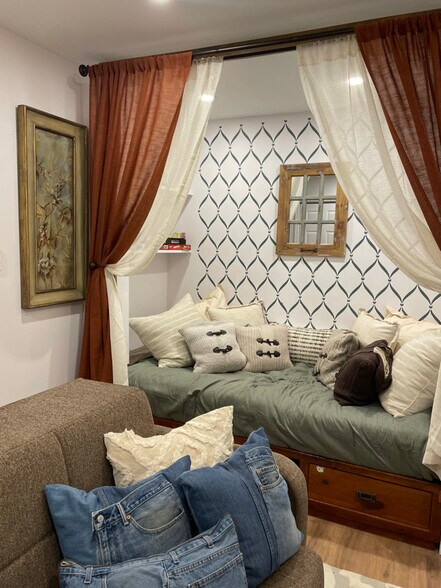 Building Photo - 189 Eagle Pass Rd