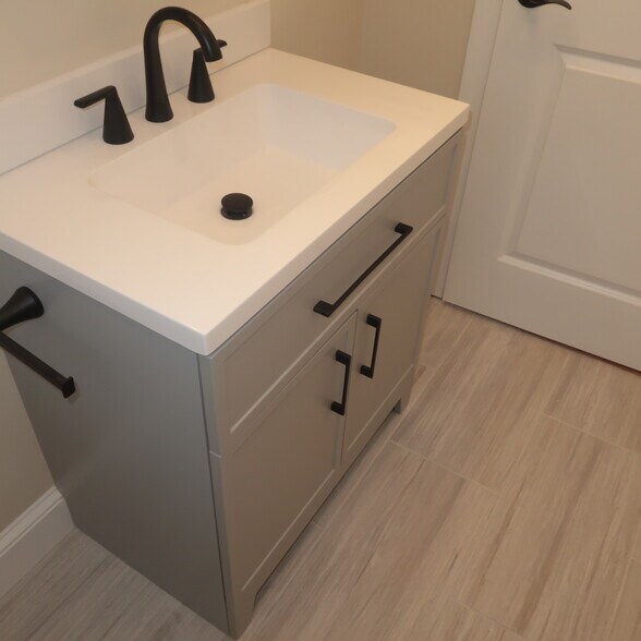 Building Photo - 32 Newhall St