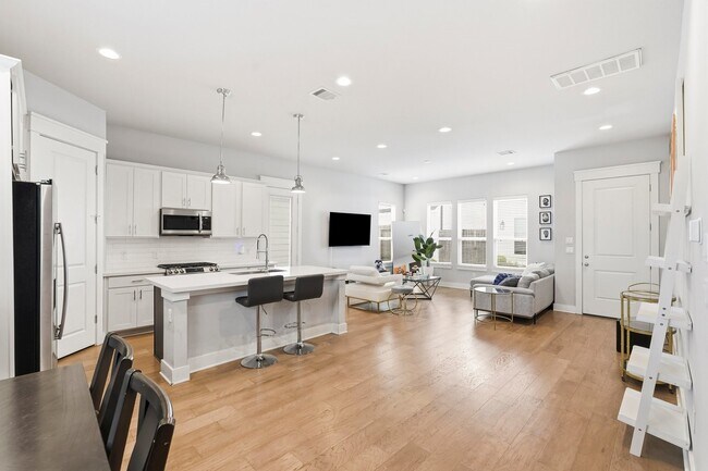 Building Photo - 3113 Paul Quinn St