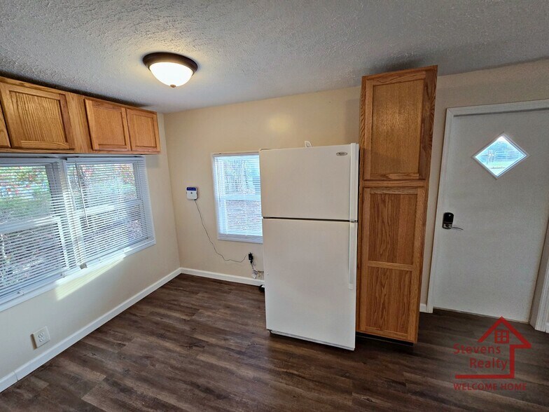 Building Photo - 271 C C Camp Rd
