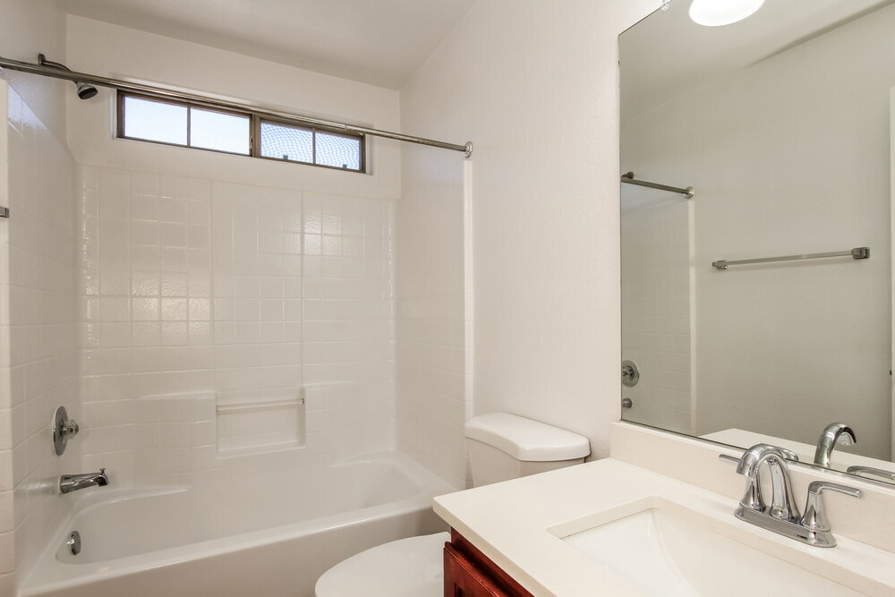 Building Photo - 12811 W Sharon Dr