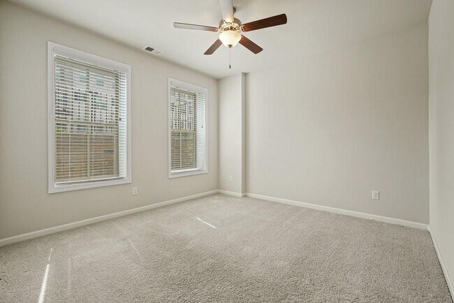 Building Photo - 4240 Hickory Pne Aly