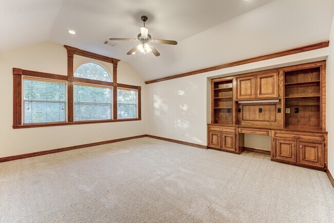 Building Photo - 130 E Capstone Cir