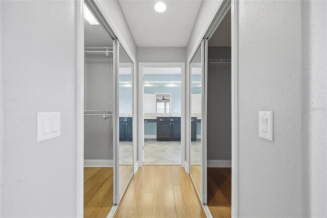 Building Photo - 159 Hopewell Dr