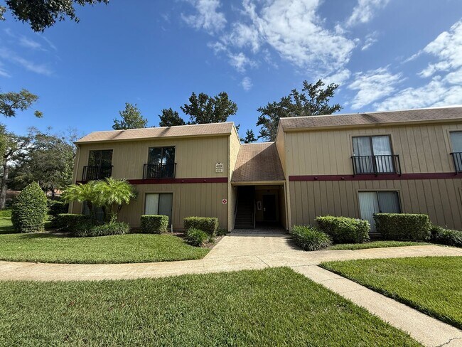 Building Photo - Charming 3 Bedroom 2 Bath Condo in Heart o...