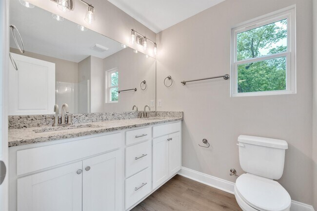 Building Photo - 1922 S Watkins St