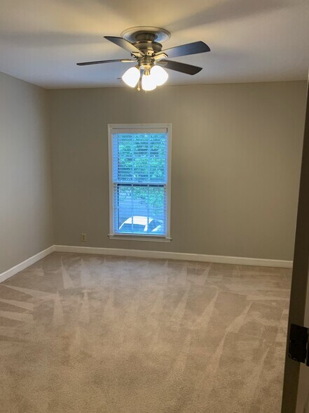 Building Photo - 2120 Portland Ave